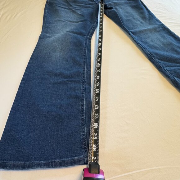 NWT Old Navy Mid-Rise Wow Boot-Cut Jeans • Size 14 Short • 0120 - Picture 3 of 5